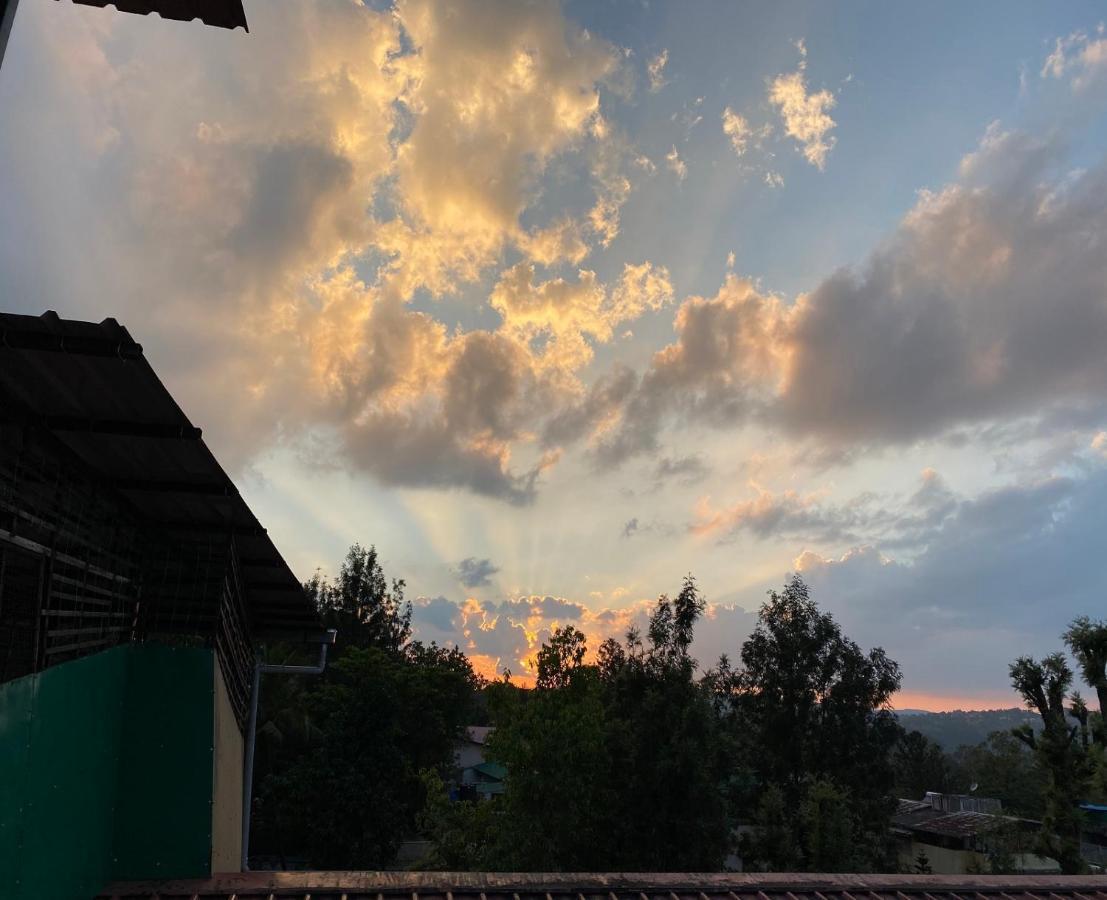 Galaxy Residency, Panchgani - Mtdc Approved Bed & Breakfast エクステリア 写真